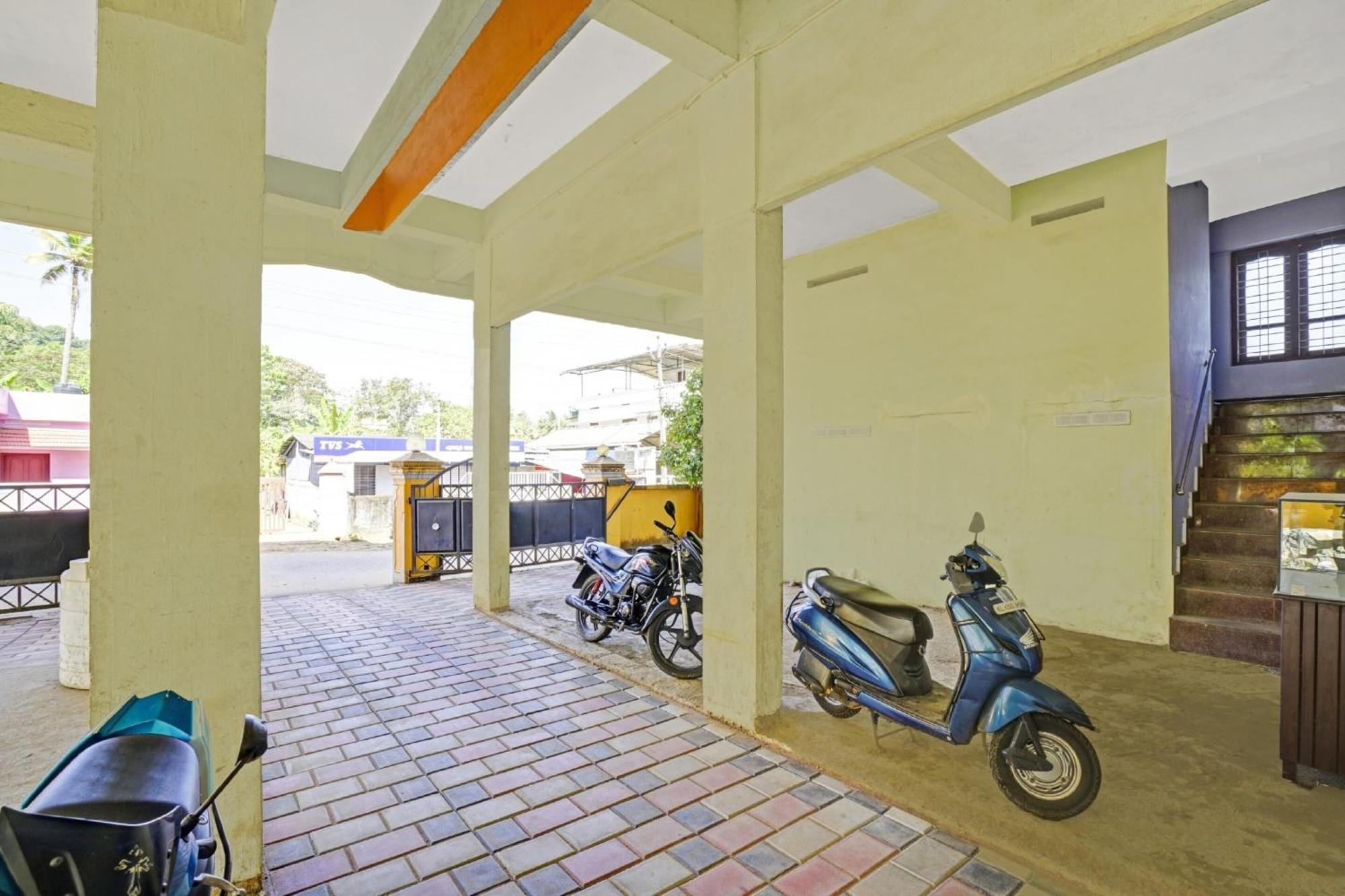 Hotel O Ss Residency Punalur Екстер'єр фото